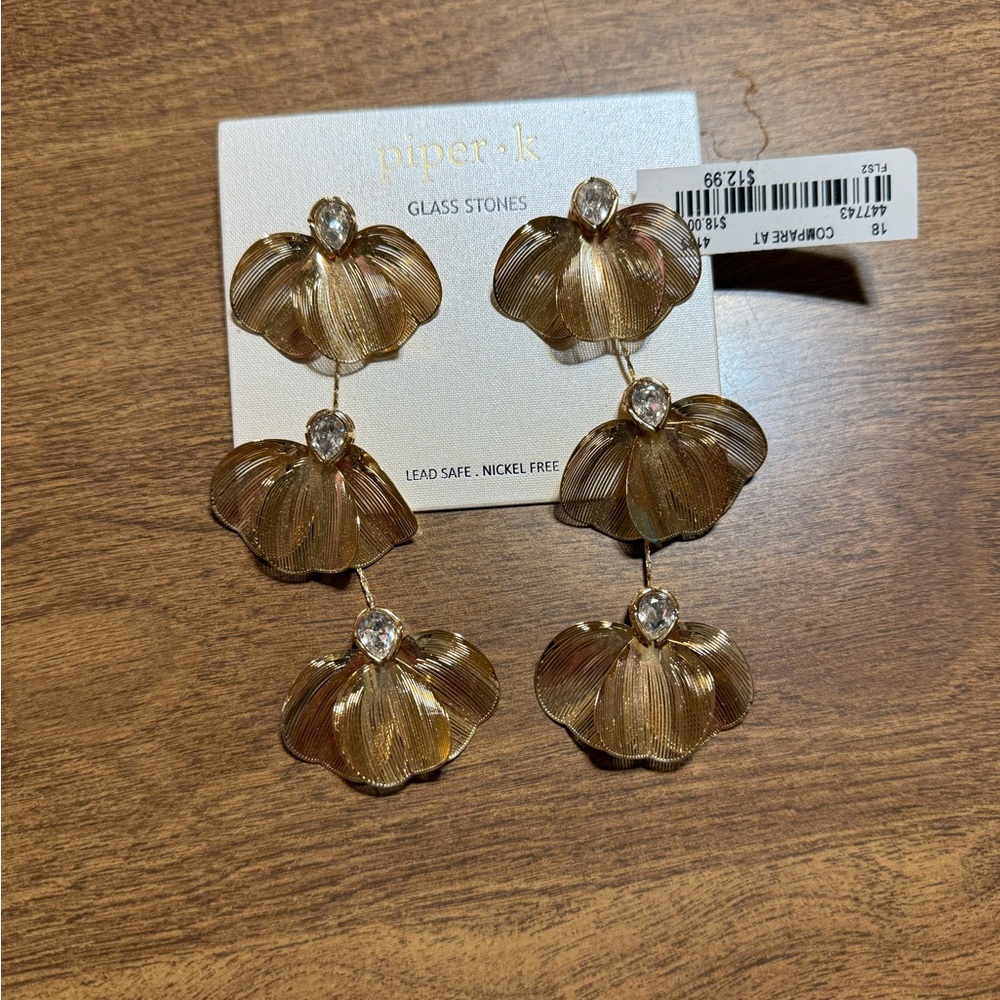 Piper Gold Fan Earrings Elegant Jewelry